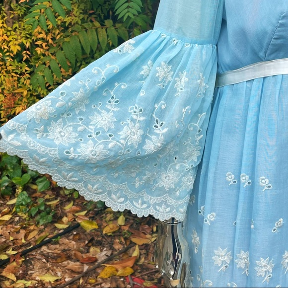 1960s Baby Blue Bell Sleeve Mini Dress - Picture 6 of 8